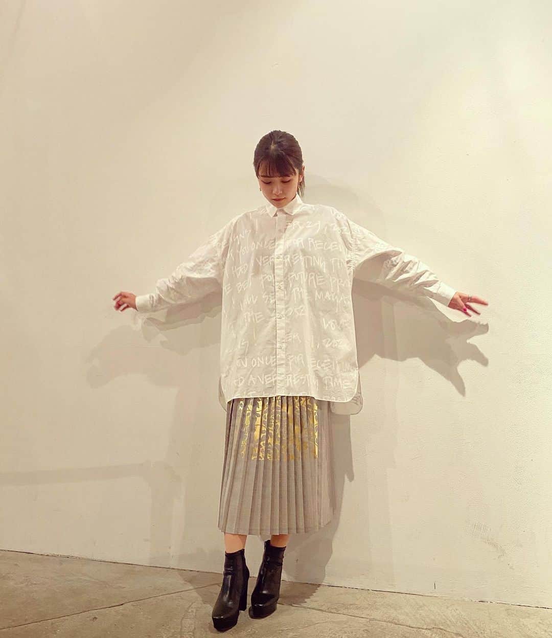 のインスタグラム：「すっごい気に入ってる服。 かわいすぎない？  #あだちふく」