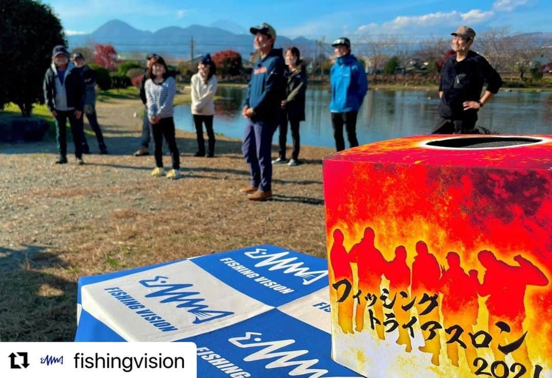 井上直美さんのインスタグラム写真 - (井上直美Instagram)「#Repost @fishingvision with @make_repost ・・・ 🎍新春特番🎍 2021年1月1日㊗ 21時放送 フィッシングトライアスロン2021 現在、絶賛ロケ中です 📹 🎣 続報を待て💛  #釣りビジョン #釣り #田辺哲男 #並木敏成 #清水盛三 #伊藤巧 #大西健太 #松田悟志 #井上直美 #岡田万里奈 #そらなさゆり」12月11日 22時35分 - naochingyo