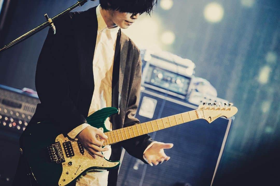 哲視さんのインスタグラム写真 - (哲視Instagram)「悪い子には見えないギター弾いてる😈」12月11日 22時58分 - igmstst