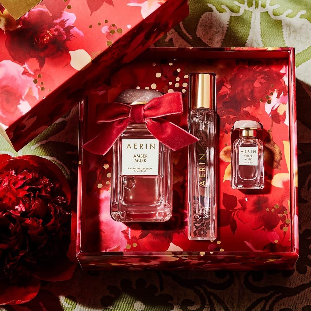 エスティローダーさんのインスタグラム写真 - (エスティローダーInstagram)「For the Amber Musk enthusiast: @AERIN’s Amber Musk Gift Set is a grand gesture for those who cannot get enough of this warm amber floral fragrance. Tap to shop now. #AERINBeauty」12月11日 23時00分 - esteelauder