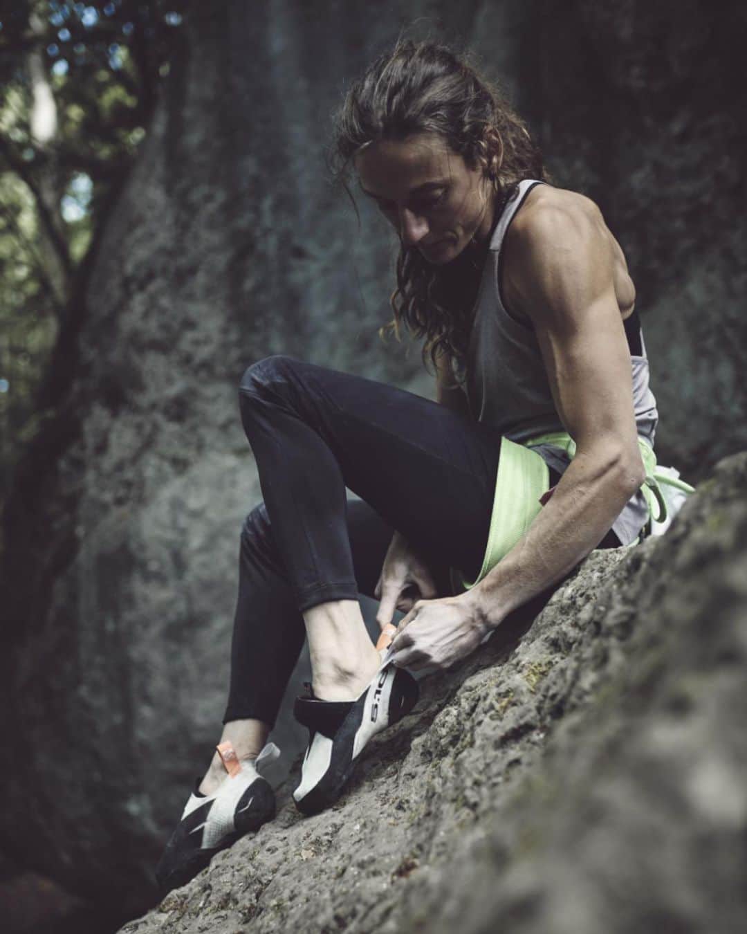 adidas Womenさんのインスタグラム写真 - (adidas WomenInstagram)「"My ears heard 'impossible for a woman' - but my heart didn't listen."   Seven years ago, French climber Melissa Le Nevé (@melissaleneve) began trying the notoriously difficult Action Directe route. In 2020 she became the first woman to complete it.  Melissa climbs in the @fiveten_official Hiangle Shoes, built for high-precision footwork, in her film featured at @reelrock 15 film festival today.  Shop the gear that’ll get you there, available at adidas.com and in adidas stores now.」12月11日 23時02分 - adidaswomen