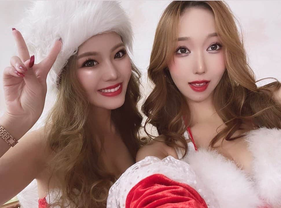 Hazukiさんのインスタグラム写真 - (HazukiInstagram)「❤︎ だいすきあいの姉さん♥️ と今夜はBAMBIです🦌✨ . #クリスマス#christmas#Xmas #サンタコス#サンタ#コスプレ #コスプレ女子#santaclaus」12月11日 23時17分 - hazuki_.738