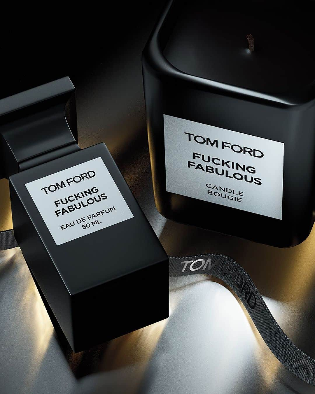 トムフォードさんのインスタグラム写真 - (トムフォードInstagram)「Live in unfiltered decadence. Gift yourself fragrance and candle expressions of the one and only, Fucking Fabulous. @tomfordbeauty #TOMFORD #TFFABULOUS #TFGIFTS」12月11日 23時18分 - tomford