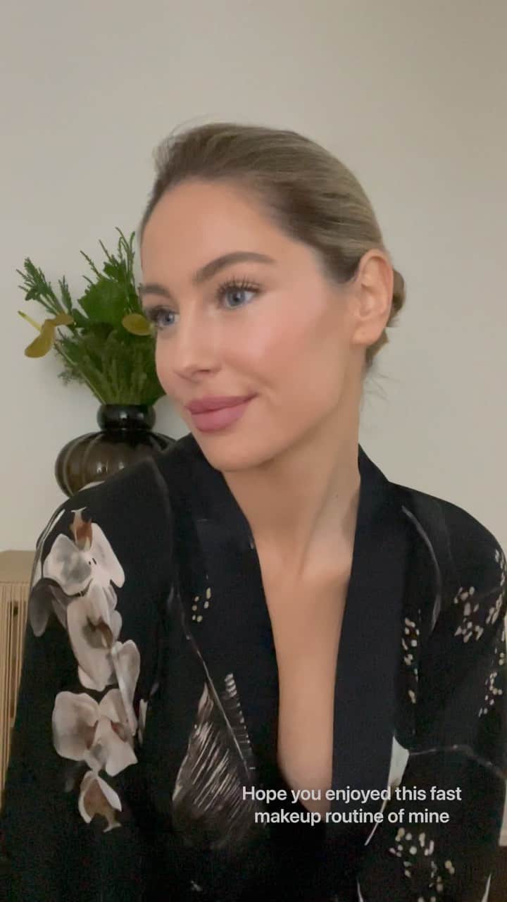 Mathilde Goehlerのインスタグラム：「In order for everyone to feel safe, and go Christmas shopping in a COVID friendly environment, @matasdk has a new feature which lets you try makeup online from the comforts of your own home. This feature gives you a better idea of what shade fits your skin tone.  Great for also sending wishes, so the person knows the right shade to buy 🥰  @armanibeauty  Products :  Luminous Silk Foundation shade 5.5  Luminous Silk Concealer shade 2 & 4.5. New Nude A-Blush shade 53  Lip Maestro shade 525  Eyes To Kill mascara」