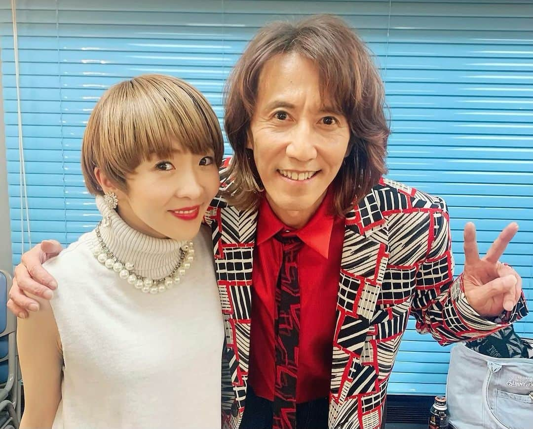 小此木まりさんのインスタグラム写真 - (小此木まりInstagram)「🎙  Toshiki Kadomatsu Performance 「Close out 2020 & Ring in The New Season」  中野サンプラザ  〝It's So Far Away〟  歌わせていただきました。  大切な大切な曲です。  想い溢れて、何度も涙が出そうになってしまった。  感謝しかありません。  ありがとうございました。  角松さんは愛の塊のような人で チームの方たち、 ファンの皆様もみんなおんなじで 空気も溶けちゃうくらいに 音もあたたかくて  だから、涙が出てしまう  本当に幸せで、  ここに居させてくださって 皆様ほんとうに ありがとうございます。  明日のLIVEも、 心から応援しています！  感謝。   #角松敏生 さん #中野サンプラザ #LIVE  #音楽 #感謝  #🎙」12月11日 23時26分 - mariokonogi