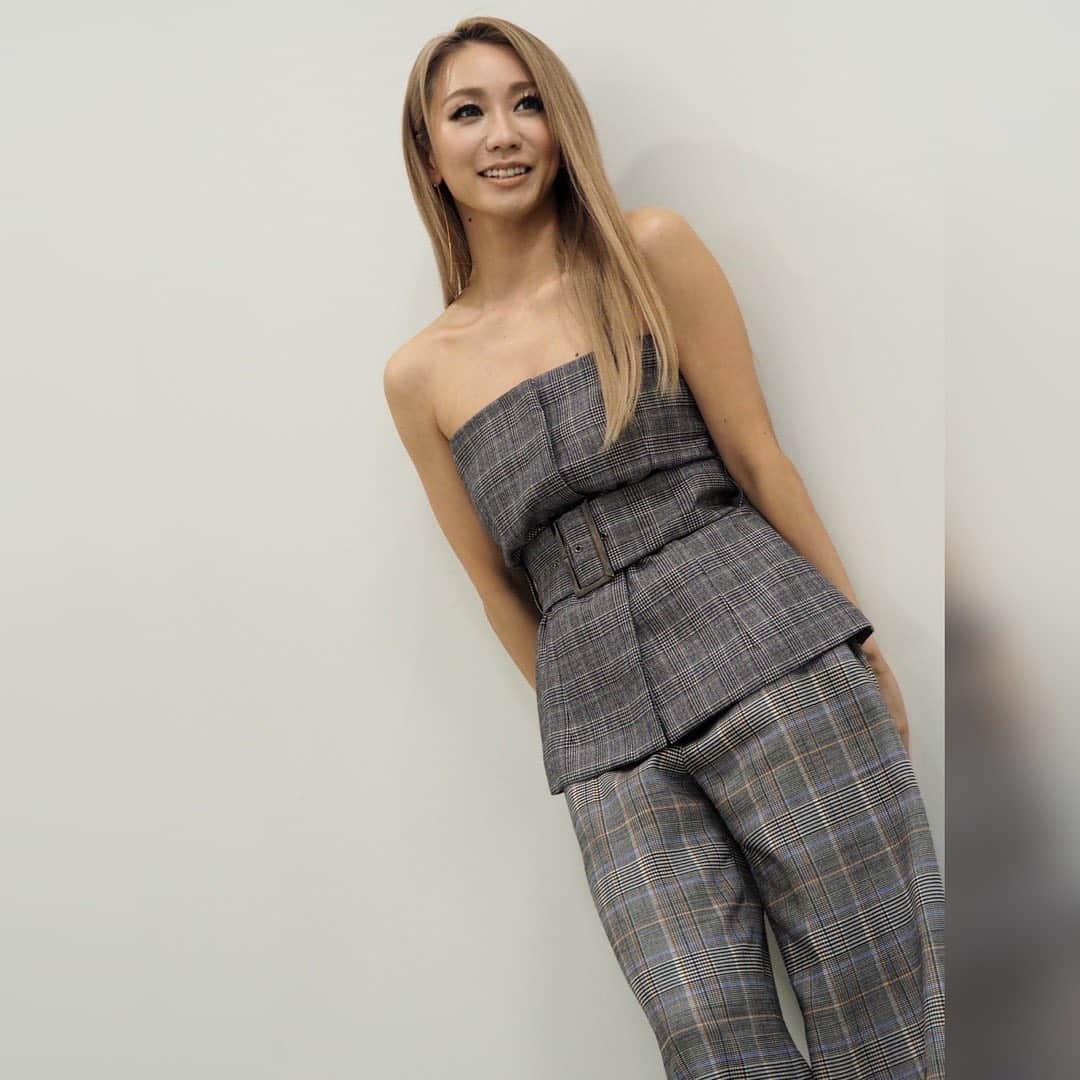のインスタグラム：「.﻿ 本日25:29〜日本テレビ「バズリズム02」に出演させて頂きます！﻿ ﻿ なんと"あの曲"を初披露させて頂きます！﻿ ﻿ 是非見て下さいー！﻿ ﻿ あ！地域によって放送日時が異なるみたいなので、公式HPチェックお願いします！﻿ ﻿ #日本テレビ #バズリズム02 #乞うご期待 #kodakumi #倖田來未」