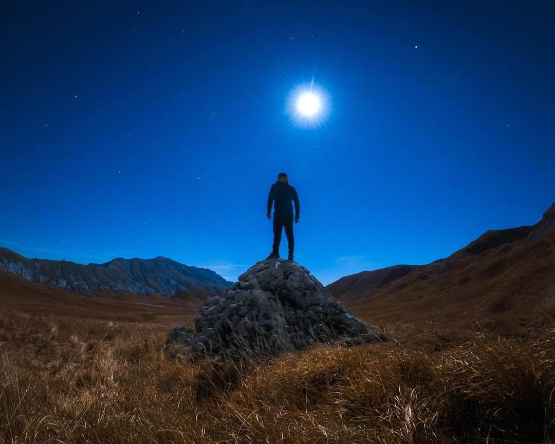 goproさんのインスタグラム写真 - (goproInstagram)「Photo of the Day: @alessandrobassu_ channeling his inner werewolf 🌖🐺  ⠀⠀⠀⠀⠀⠀⠀⠀⠀ @GoProIT #GoProIT #GoPro #LongExposure #NightPhotography」12月11日 23時36分 - gopro