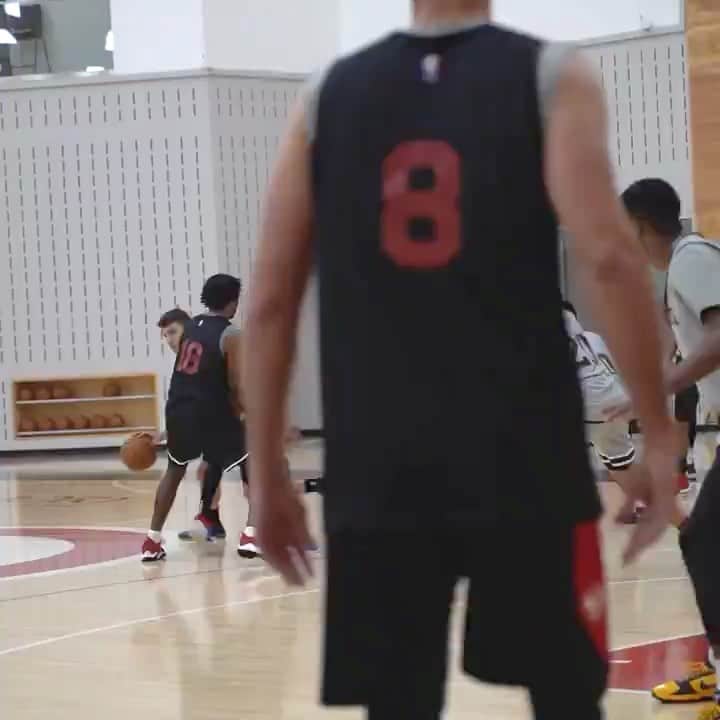 ダニーロ・ガリナリのインスタグラム：「☄️🤣 Shooters gonna shoot! #TrueToAtlanta」
