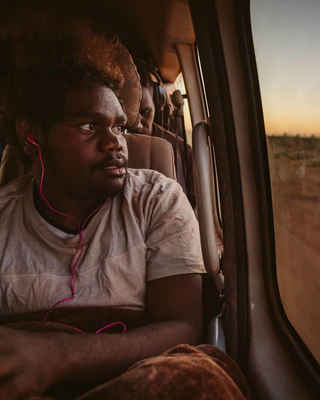 NIKEさんのインスタグラム写真 - (NIKEInstagram)「How far would you travel for the game you love?  For the bush footy team from Lajamanu, it’s hundreds of kilometers across some of the hottest deserts on earth in Australia.   Run-ins with the local authorities? ✅ Danger of being stranded in the middle of nowhere? ✅ Worth it for the game you love? 💯   Share the wildest experience you’ve had on the way to a game.   📸 @mattabbottphoto and captured before the lockdowns in 2020.」12月12日 0時00分 - nike