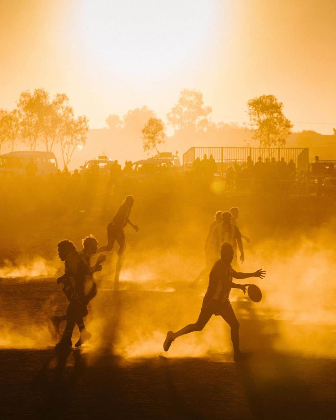 NIKEさんのインスタグラム写真 - (NIKEInstagram)「How far would you travel for the game you love?  For the bush footy team from Lajamanu, it’s hundreds of kilometers across some of the hottest deserts on earth in Australia.   Run-ins with the local authorities? ✅ Danger of being stranded in the middle of nowhere? ✅ Worth it for the game you love? 💯   Share the wildest experience you’ve had on the way to a game.   📸 @mattabbottphoto and captured before the lockdowns in 2020.」12月12日 0時00分 - nike