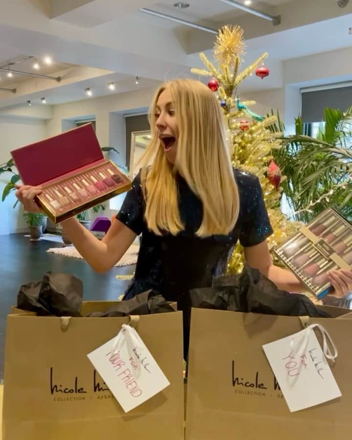 のインスタグラム：「*GIVEAWAY* We’re giving away nail polish just in time for the holidays! 💅🏻✨ Two winners will receive a nail polish set to keep and a nail polish set to give to a friend. #NMGiveaway   To enter: 1. Make sure you’re following @nicolemillernyc. 2. Like and comment on this photo.  3. Tag a friend you’d love to gift a nail polish set to!  Contest starts now and closes December 13th at midnight EST. Winner will be announced on December 14th via IG stories. 🎄🎁」