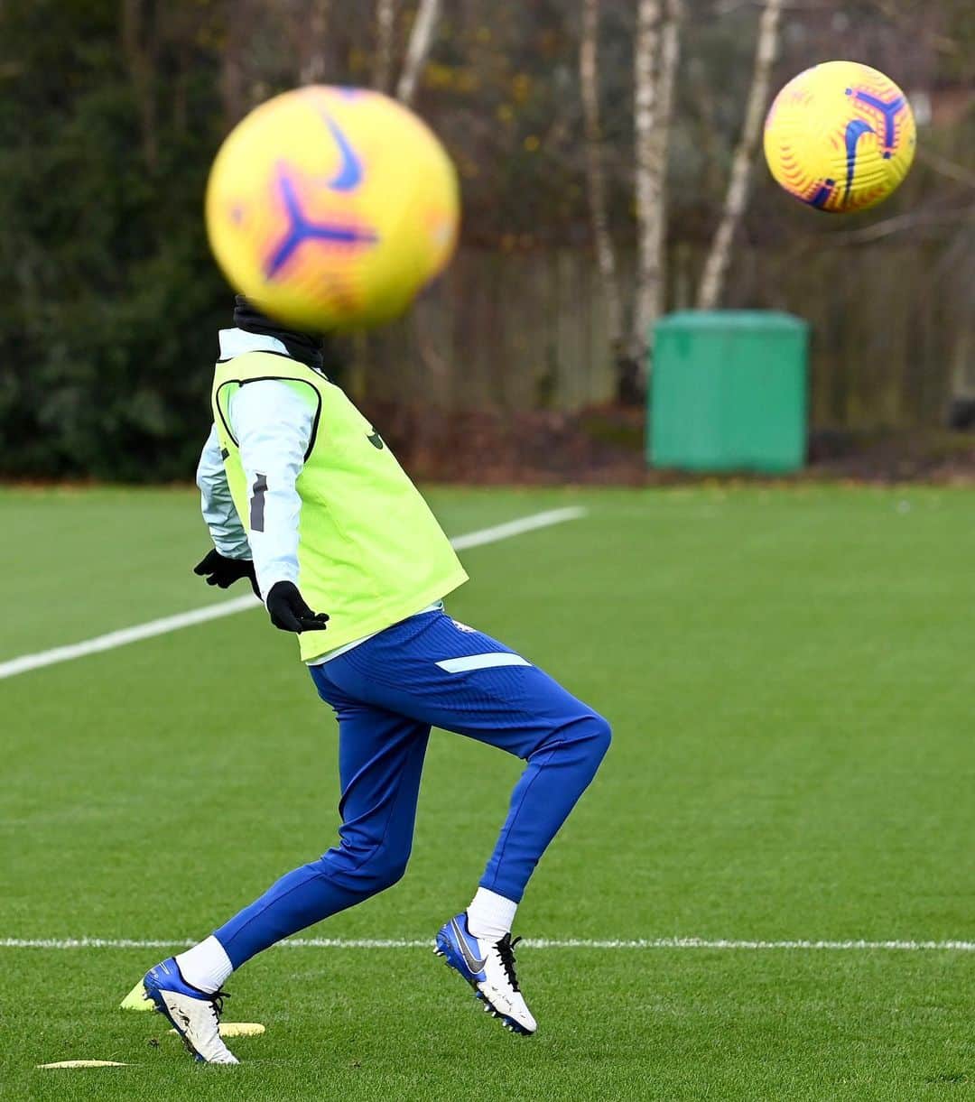 チェルシーFCさんのインスタグラム写真 - (チェルシーFCInstagram)「Who’s behind the ball? 🤔⚽️ #CFC #Chelsea」12月12日 0時12分 - chelseafc
