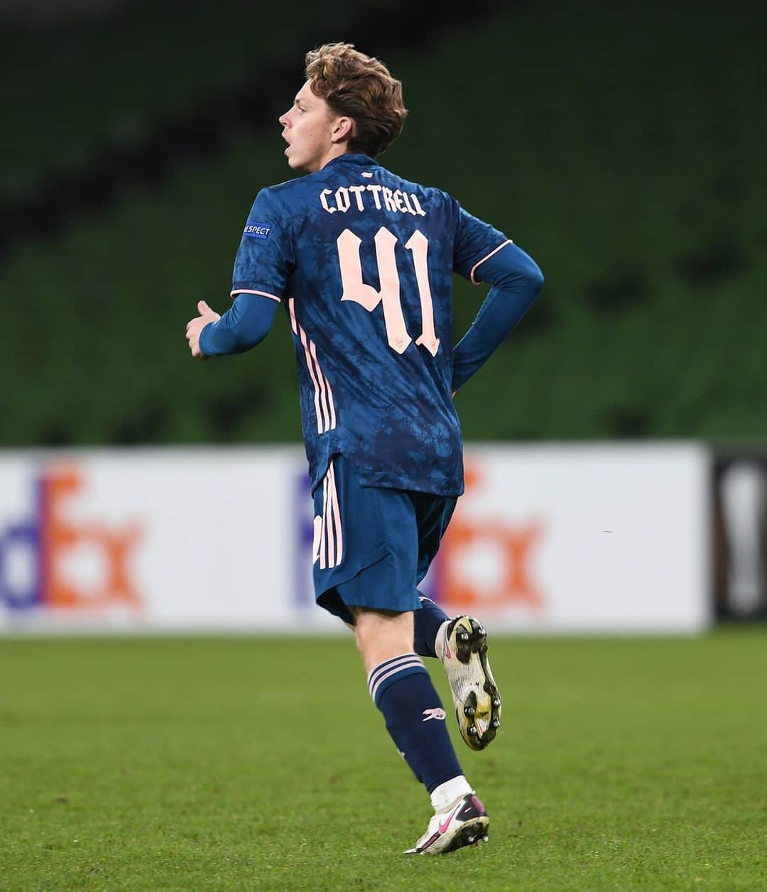 アーセナルFCさんのインスタグラム写真 - (アーセナルFCInstagram)「What a moment! 🤩⁠ ⁠ Ben Cottrell completed his journey from the Hale End Academy to first-team player on Thursday night 👏⁠ ⁠ #Arsenal #Cottrell #YoungGuns」12月12日 0時16分 - arsenal