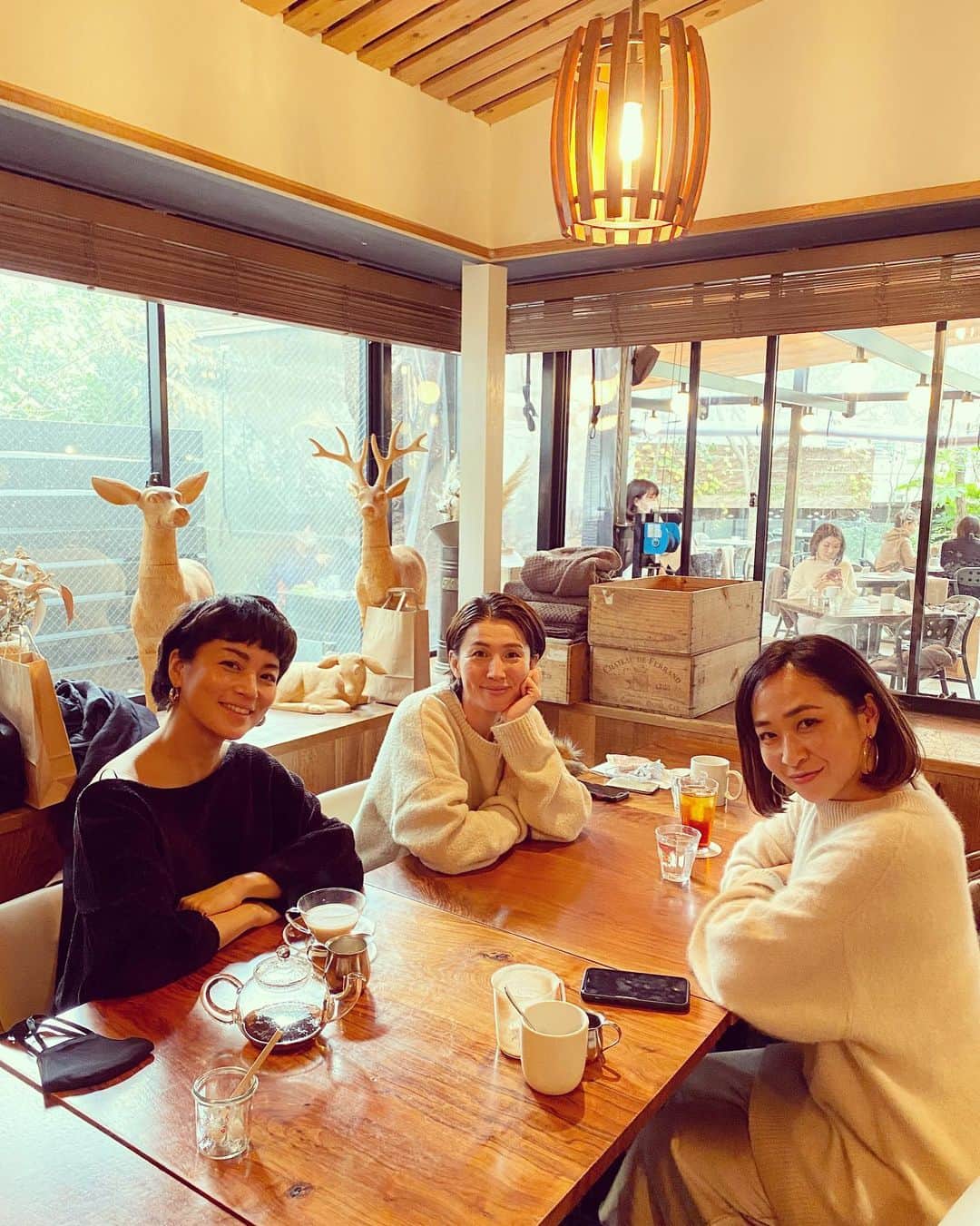 桃生亜希子のインスタグラム：「子供がいない早めのランチ。 　やっぱり話は尽きないね！」