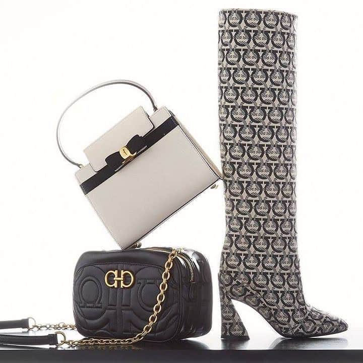 GILTのインスタグラム：「Doing some last-minute shopping? You’re in luck. Tap to shop #SalvatoreFerragamo.」