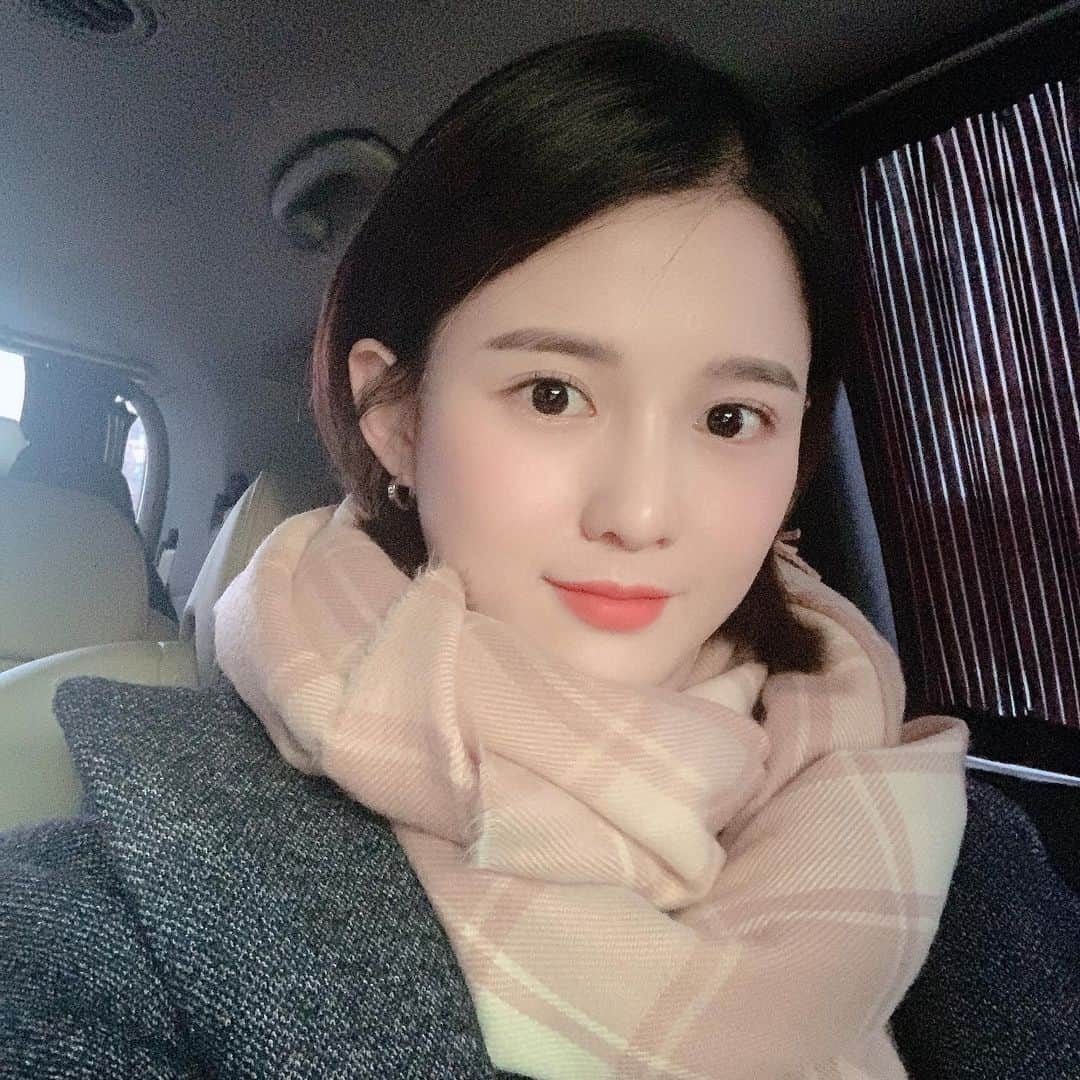 ナム・ボラのインスタグラム：「다음주 화요일에 (15일) '정은지의 가요광장'에  1일 DJ를 맡았어요^^!  많이많이 찾아와주세요~~!!!  KBS cool FM 89.1MHz  오후 12:00-02:00 까지!  보이는 라디오라구요~~🙂」
