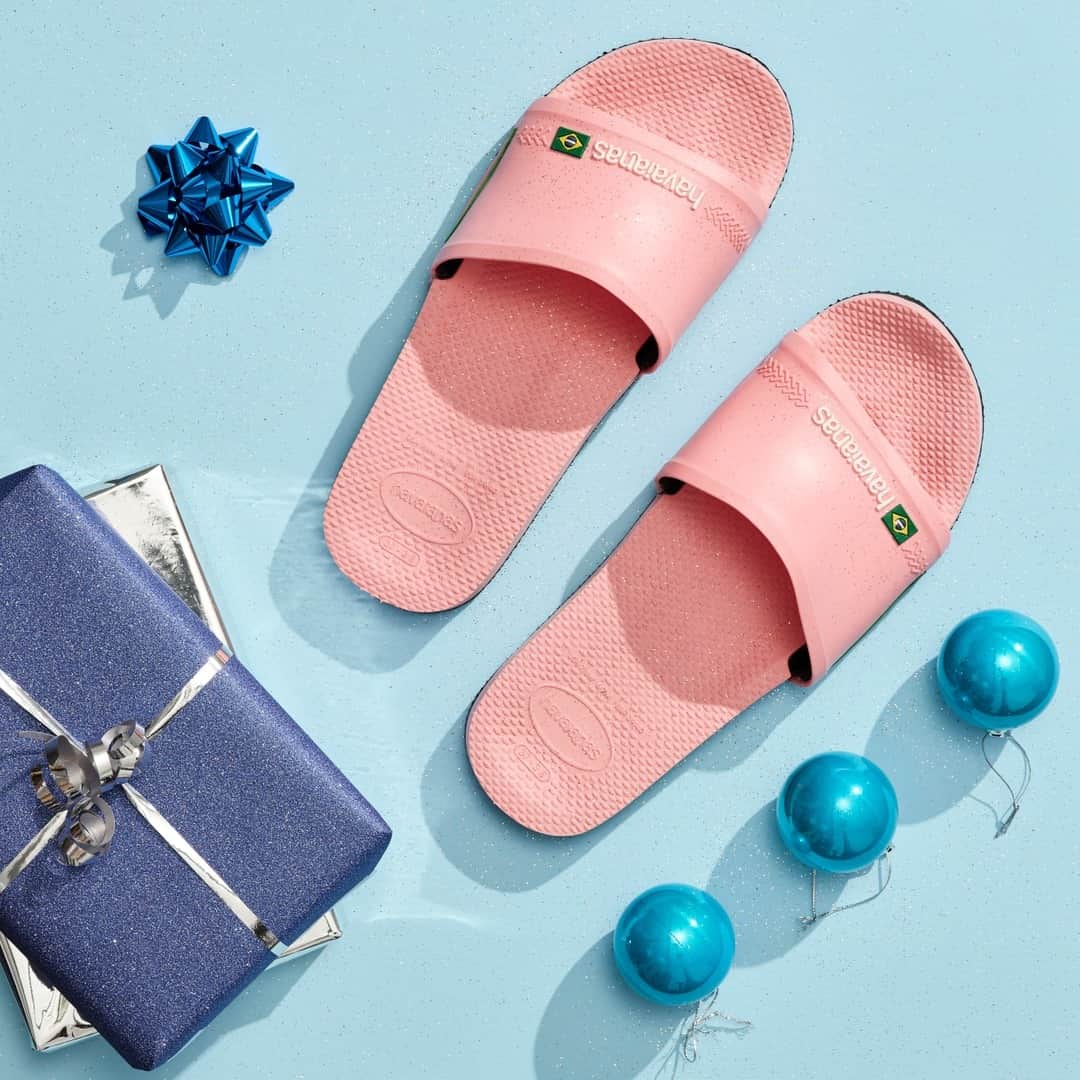 Havaianas Europeのインスタグラム：「One of your favorites! Time to offer them to your loved ones 💝🎁 #Xmas #Gift」