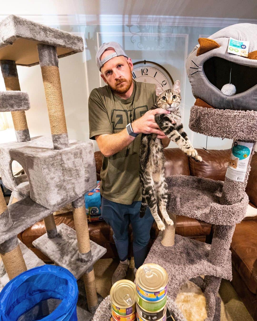 Dude Perfectのインスタグラム：「IT FINALLY HAPPENED! The Wheel you’ve all been waiting for. @garretthilbert is officially a huge cat guy now.  Everyone say hello to Tiger Lilly! 😹 (Watch OT 20 at the link in our bio!)」