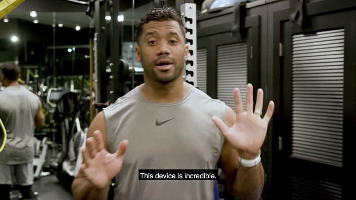 ラッセル・ウィルソンのインスタグラム：「Why wait until 2021 to start your fitness goals? Your New Year starts now! Grab an @AmazonHalo Band and check out my DangerTrain program, where you can work out with me and my trainer, Decker Davis. We will push you to the max so you can get a head start on your goals!」
