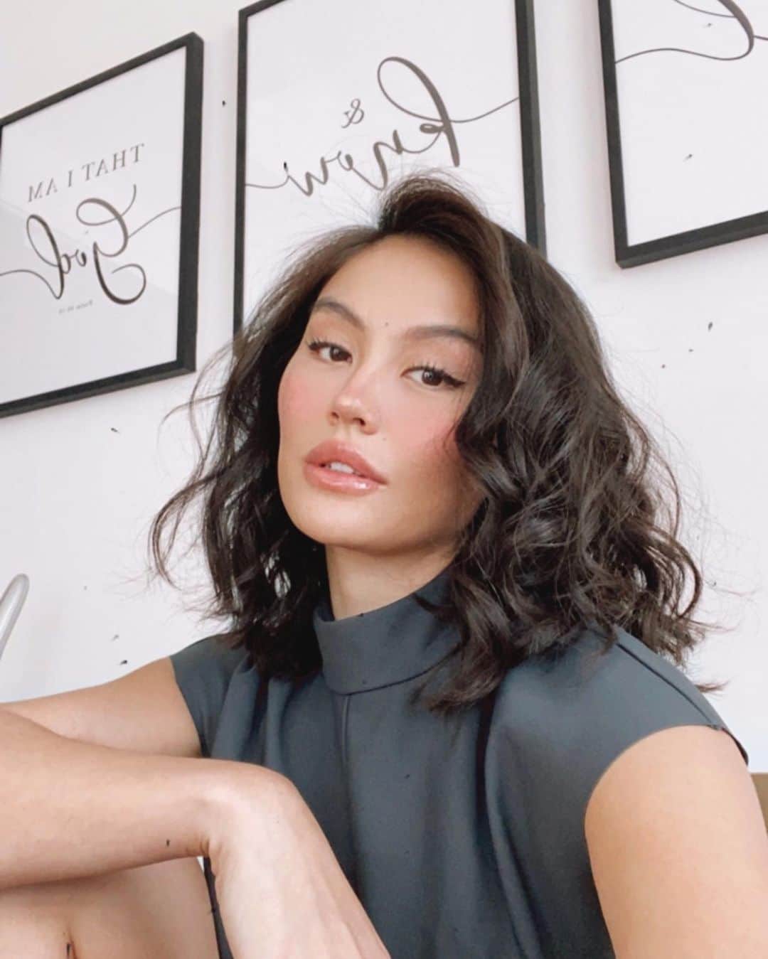アグネス・モニカのインスタグラム：「🤍 zoom meeting be like . . #AGNEZMO」