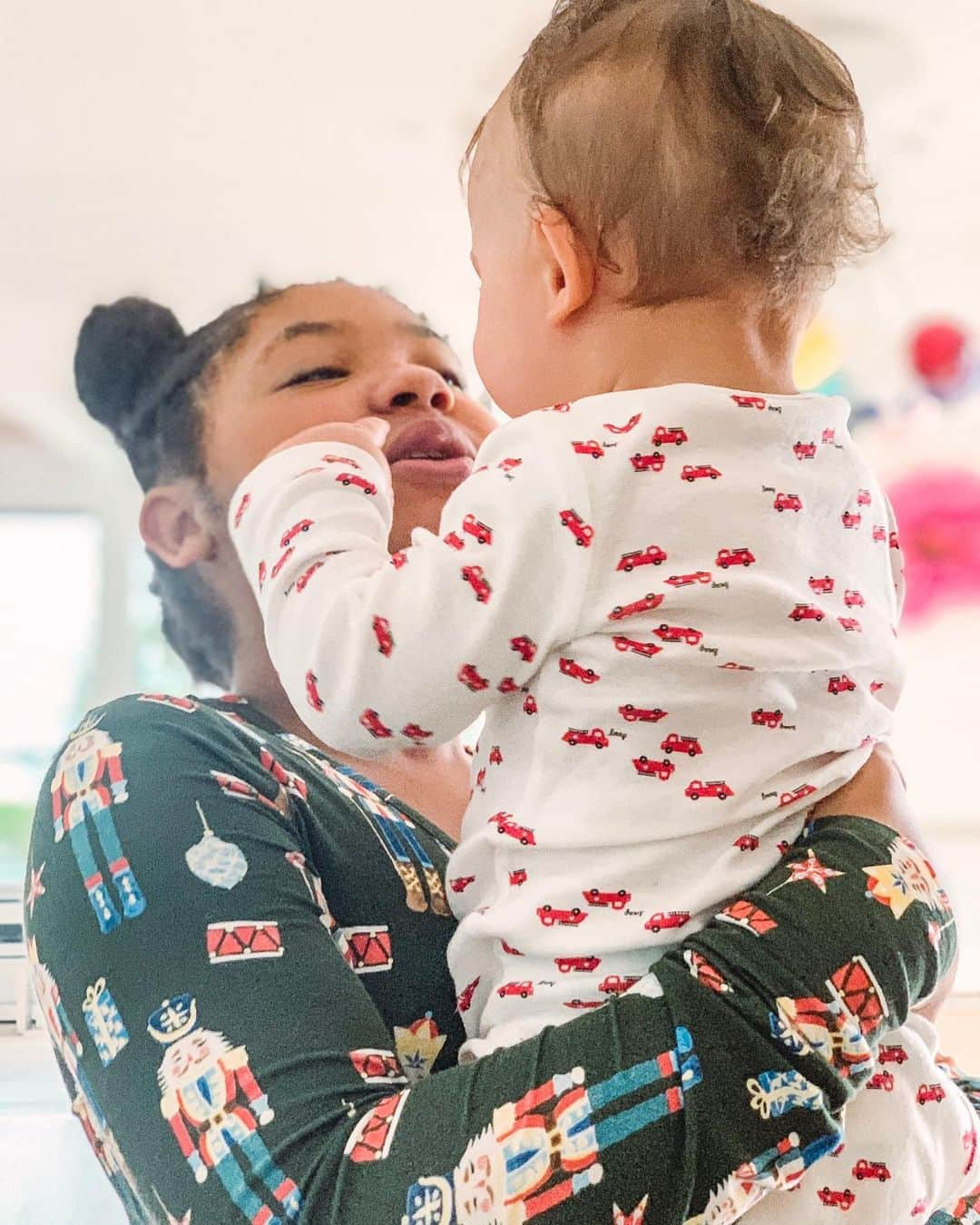 クリスティーナ・ミリアンさんのインスタグラム写真 - (クリスティーナ・ミリアンInstagram)「Feeling complete waking up to this  👶🏽💘👩🏽‍🦱 #myworld #siblingslove」12月12日 1時32分 - christinamilian