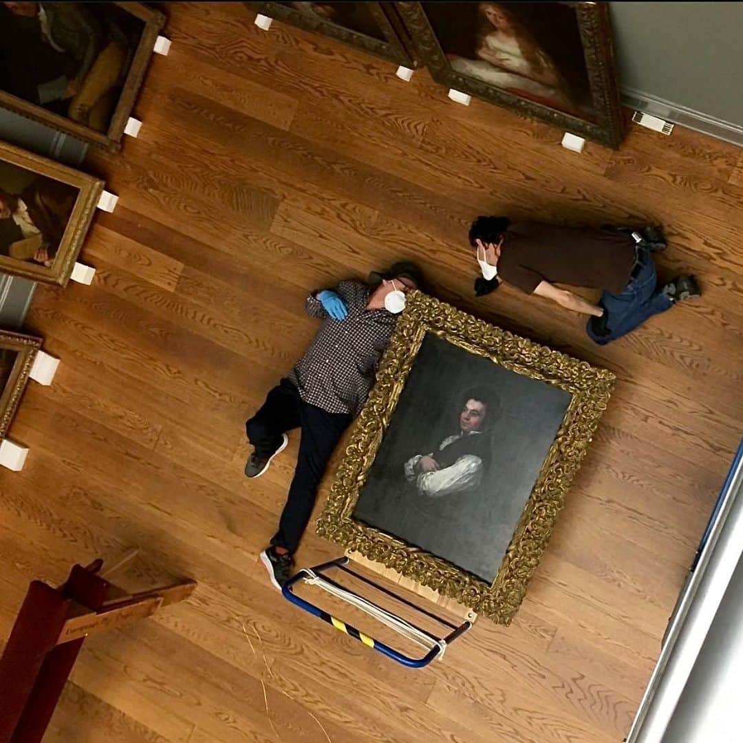 のインスタグラム：「Final touches complete!✨   Refurbishing and reinstalling nearly two dozen @meteuropeanpaintings galleries? That's no easy feat! But tomorrow, December 12, after being closed for more than two years, these galleries will re-open to the public under a new roof and new skylights.  See more than 500 works from the collection—from Giotto to Goya—in a new light (literally!) and enjoy fresh dialogues among old favorites, including a large presentation of European sculpture.  Learn more at the link in bio and over on @meteuropeanpaintings. #NewLookOldMasters」