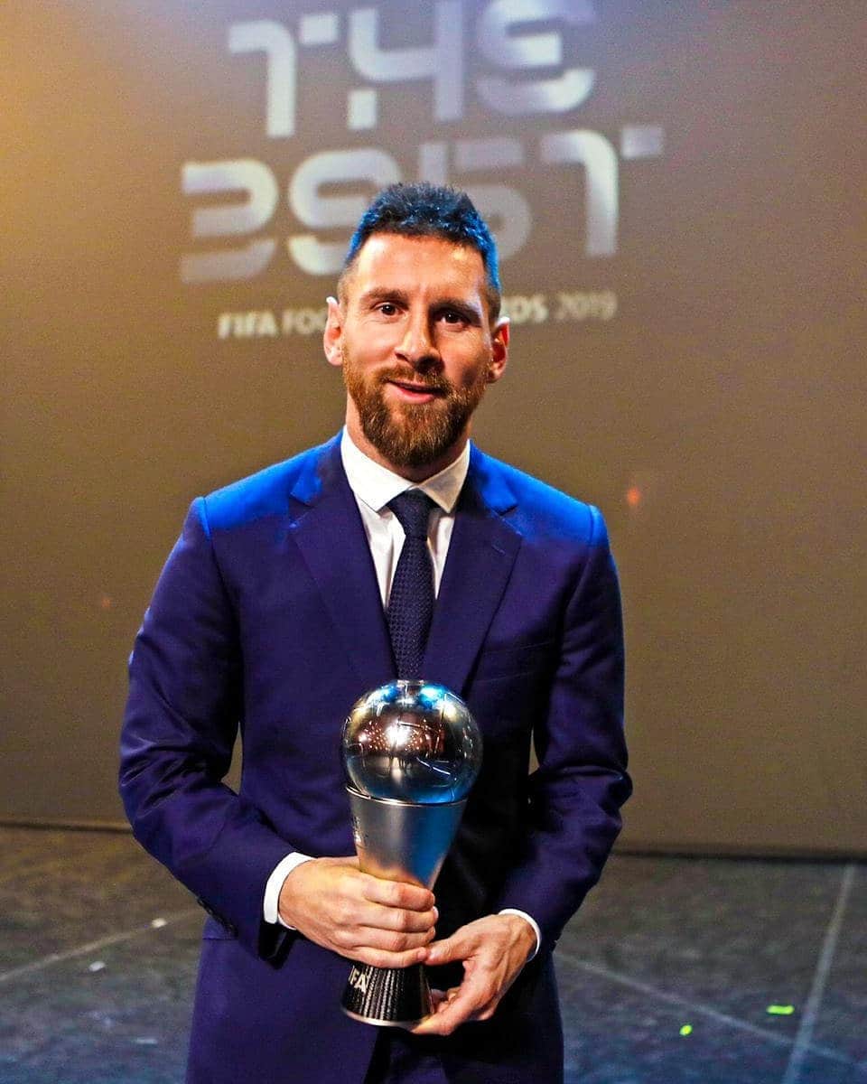 FCバルセロナさんのインスタグラム写真 - (FCバルセロナInstagram)「🏆 @leomessi is nominated for The Best. 🏆 Leo Messi, finalista al premio #TheBest. 🏆 Leo Messi, finalista al premi The Best.」12月12日 1時34分 - fcbarcelona
