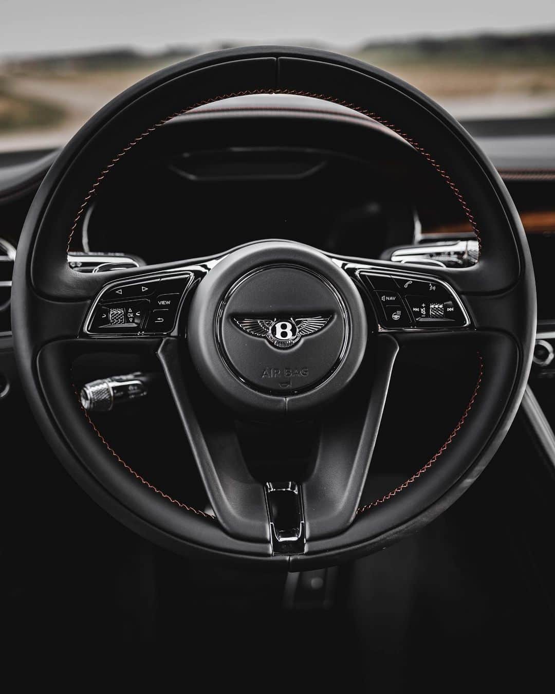 ベントレーさんのインスタグラム写真 - (ベントレーInstagram)「No hide. All seek. The #ContinentalGT. #WorldOfBentley _ #Bentley Continental GT WLTP drive cycle: combined fuel consumption: 20.8 mpg (13.6 l/100 km), combined CO₂: 308 g/km. Photos by @haberkornphotography」12月12日 1時34分 - bentleymotors