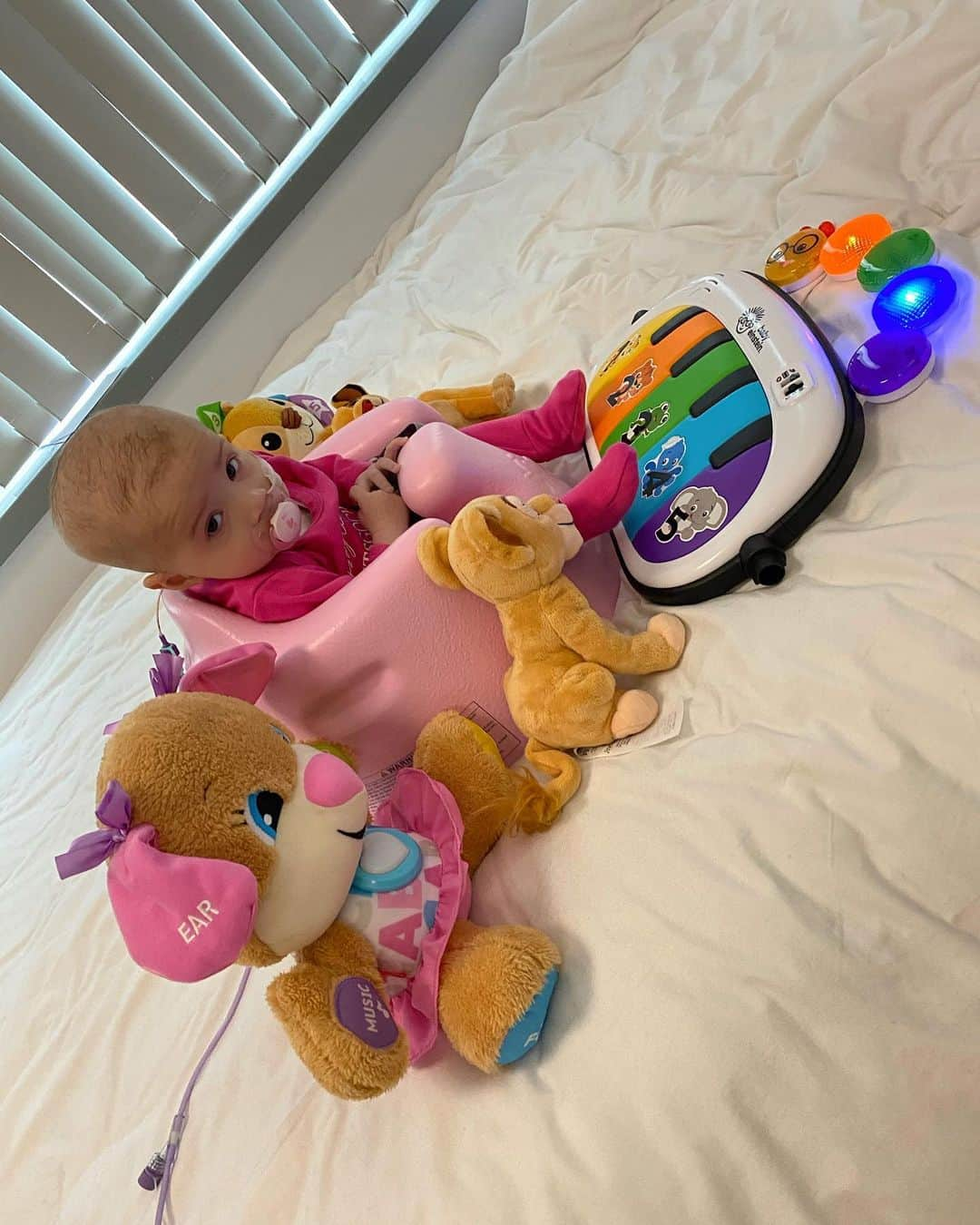 アシュリー・ケインさんのインスタグラム写真 - (アシュリー・ケインInstagram)「Daddy 🧔🏽 Daughter 👶🏼 Play days are the BEST! 🧸❤️ . Children who are this poorly like Azaylia need their rest, but it is also important to get them up, get them dressed and get them active so they can forget for a second the pain they’re in and play their little hearts away like they haven’t got a problem in the world! 🌍💞🙏🏾 #LetsGoChamp . #azayliadiamondcain #leukemia #leukemiaawareness #leukemiawarrior」12月12日 1時35分 - mrashleycain