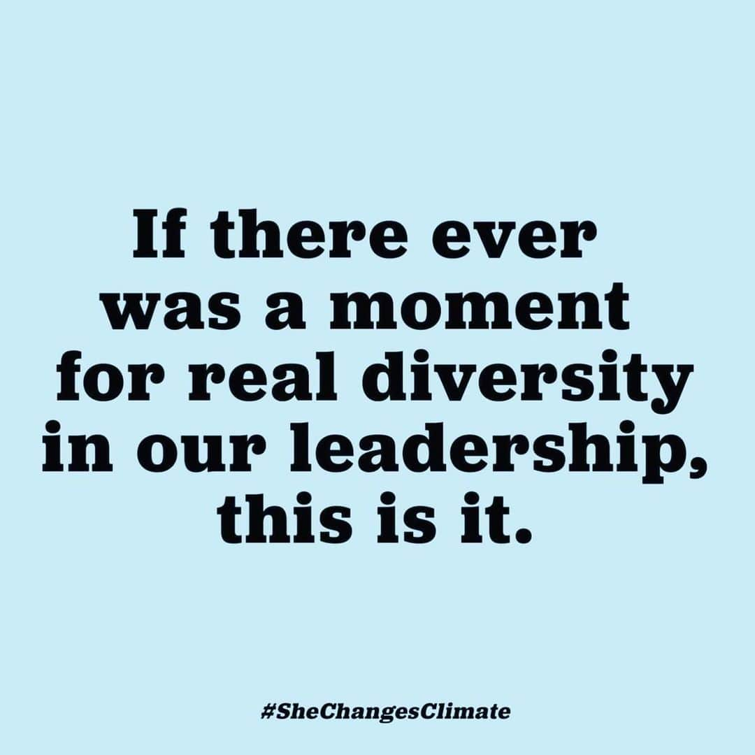 リリー・コールのインスタグラム：「Gender generalisations make me uncomfortable. This isn’t about being pro-female or anti-male. This isn’t about what will look good. This isn’t (only) about justice.  This week I signed a letter - with 400+ extraordinary women - calling for 50% women in leadership of the COP26 climate negotiations (originally 100% male)....   Beyond ideas of right & wrong, gender equality (& diversity) will give us the *best possible chance* of averting climate catastrophe.  I dedicated a chapter of Who Cares Wins to the intersections between gender equality & environment because the research & data is clear. Some examples:  In Project Drawdown’s comprehensive list of climate solutions, “educating girls” and “securing women’s right to voluntary, high-quality family planning around the world” finds itself in second place in terms of their impact potential to keep the world within a 2 degrees temperature rise by 2100.  A detailed analysis of different countries found that having more women in positions of political leadership made a country more likely to enact environmental legislation. The report concluded, ‘Gender equality should positively influence state environmentalism.’  Meanwhile, women are estimated to represent 60 to 80 per cent of the membership of environmental organizations and multiple studies show that they are more likely to practise environmentally positive attitudes and behaviour patterns, such as lower energy consumption, eating less meat, and recycling more.   Women produce 60 to 80 per cent of food crops in low-income countries, yet have less access to land rights, education, financial credit or technology. According to Project Drawdown, empowering women with equal resources would increase farm yields by 20 to 30 per cent, which has the potential to feed 150 million people, reduce the pressure on land for food, and save over 2 gigatons of CO2 by 2050.   Finally, climate change is also not gender neutral in who it impacts: because of existing vulnerabilities, women (and children) are the ones most likely to be hardest hit by the fallout from climate change and are up to fourteen times more likely to die during natural disasters.  #shechangesclimate #heforshe」