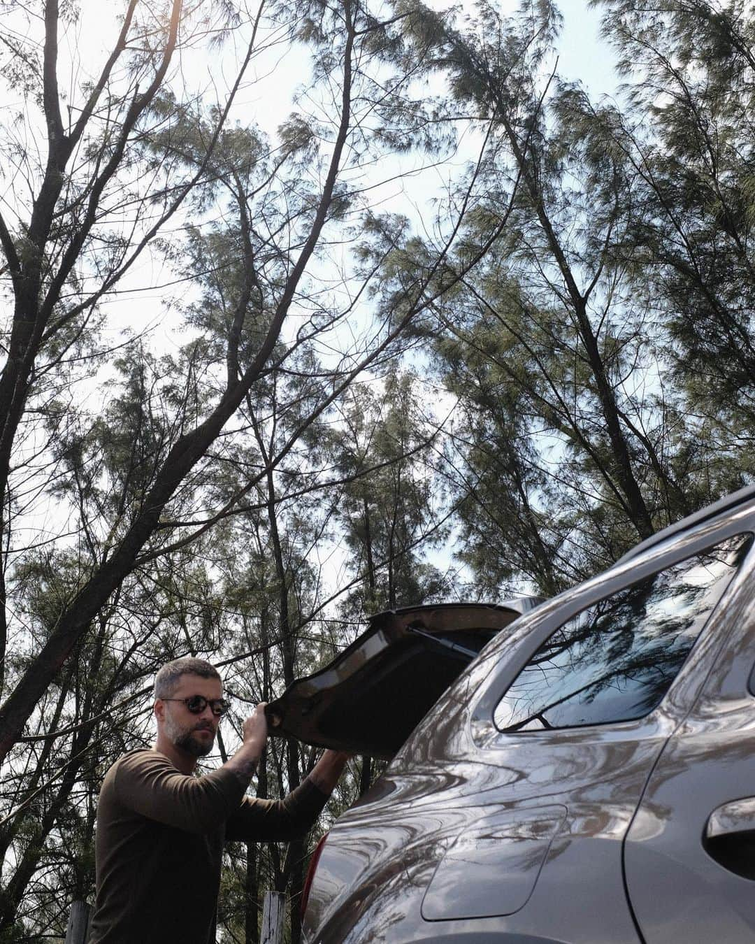 Bruno Gagliassoさんのインスタグラム写真 - (Bruno GagliassoInstagram)「Esse aqui é o meu #RenaultDUSTER💪 Tecnológico, forte e robusto. Encara qualquer desafio, me acompanha em toda aventura e o melhor: a família adora o conforto na hora de pegar a estrada. Quem aí também adora esse SUV? #GigantePorNatureza @RenaultBrasil #Ad」12月12日 1時51分 - brunogagliasso