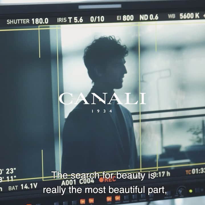 カナーリのインスタグラム：「@tommasoterigi, director of photography of the #CanaliFW20 campaign, defines what does #ChasingBeauty means for him. #Canali1934 #MadeInItaly」