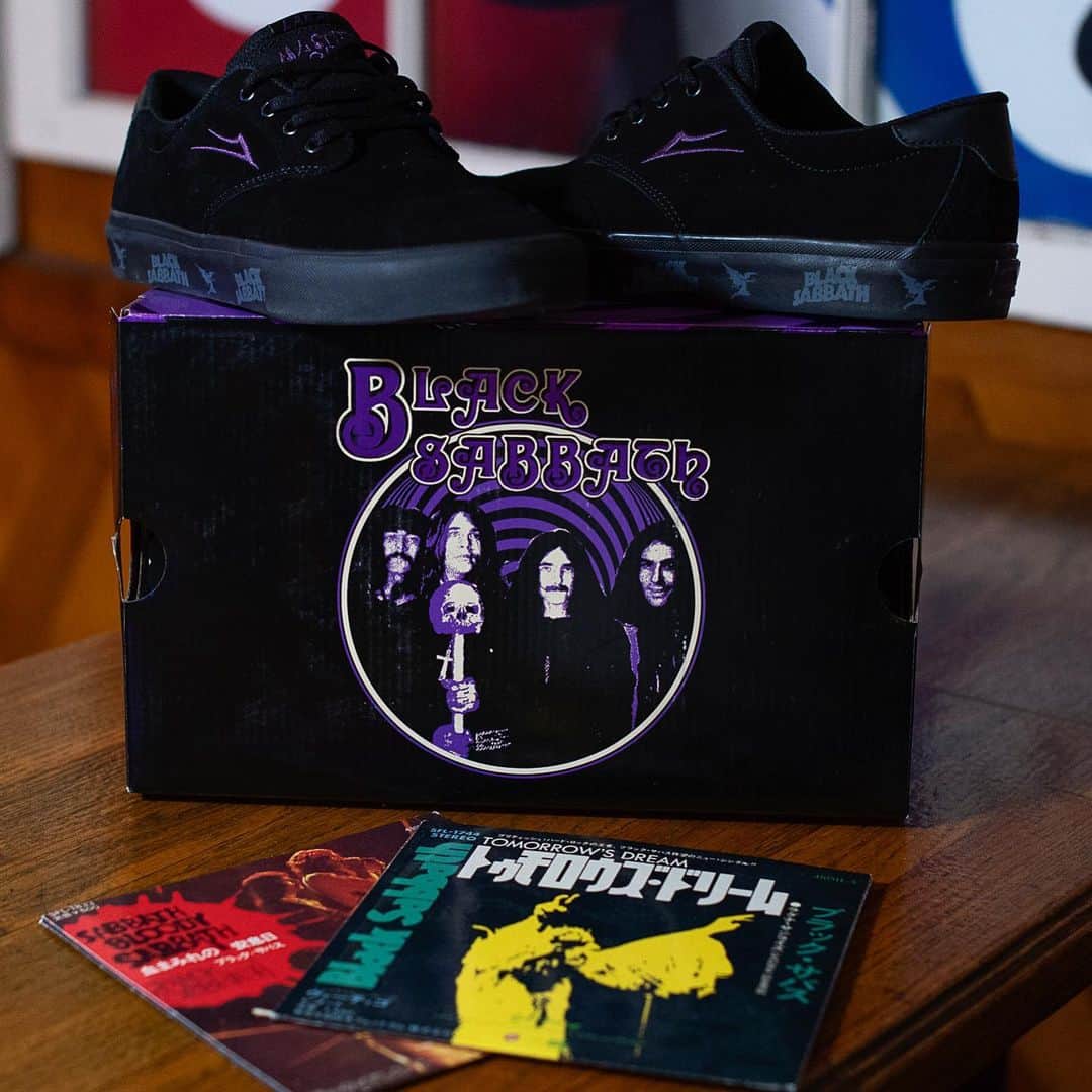 のインスタグラム：「Introducing the Riley Hawk 3. We will be going live with @rileyhawk at 6 pm pst today, tune in!  The Black Sabbath collection is available now at skate shops worldwide. Throughout the week we will be tagging all shops that are carrying the collection, here is the seventh list: 👇  @beefershamilton @thetruthskateandsnow @oneboardshopkelowna @fortytwoshop @flavourskateshop @freestyleskatestore @idealbirmingham @illicit_skateshop @kvltivationskatestore @legacyskatestore @route_one @wearesupereight @threeamigosskateshop  👉 Link in bio for entire list of shops carrying the collection. Tag your shop!  #LakaiXBlackSabbath #BlackSabbath」
