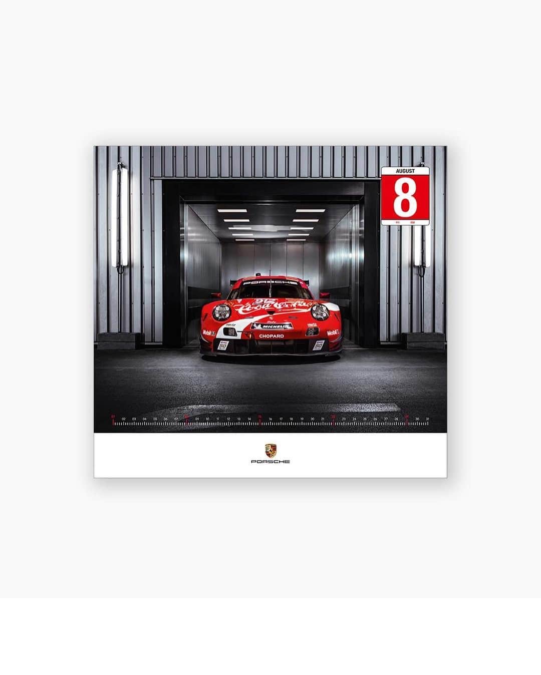 Porscheさんのインスタグラム写真 - (PorscheInstagram)「Glide into 2021 with the Porsche Calendar and its line-up of iconic cars. Now available in the Porsche Online shop.  #Porsche」12月12日 2時02分 - porsche