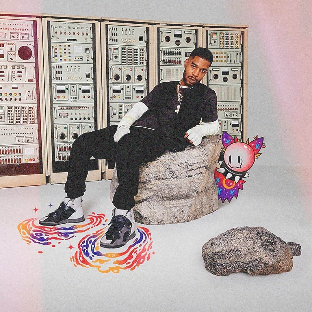 shoes ????さんのインスタグラム写真 - (shoes ????Instagram)「Last night Kid Cudi dropped off his new album Man on the Moon III. How’s it sounding after a few listens?👇  Stay tuned for his adidas sneaker collab dropping on the 17th. 👀   #sneakernews #sneakercon #nicekicks #kicksonfire #sneakerwatch #grailed #goat #solecollector #kidcudi #stockx #yeezy」12月12日 2時59分 - shoes