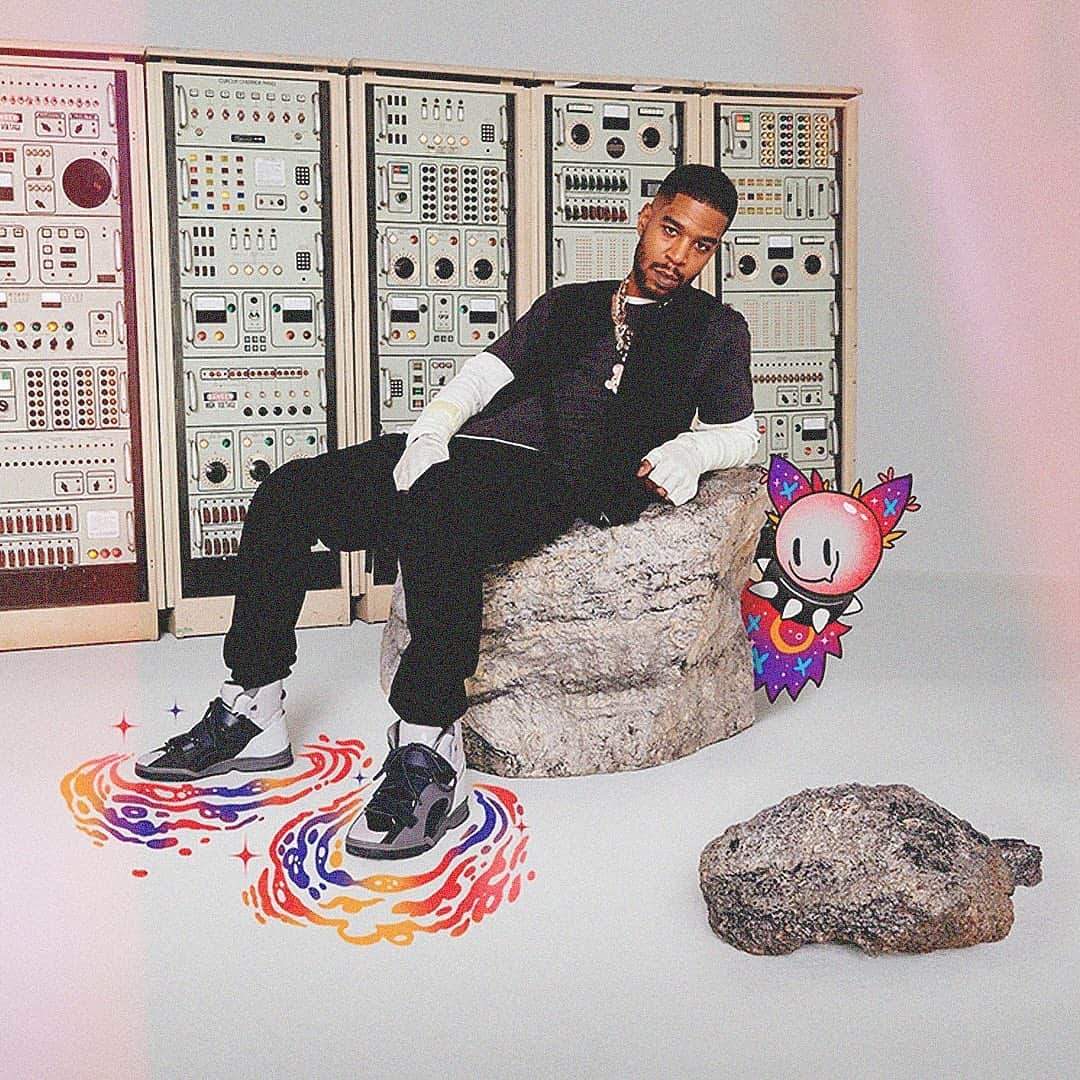 shoes ????のインスタグラム：「Last night Kid Cudi dropped off his new album Man on the Moon III. How’s it sounding after a few listens?👇  Stay tuned for his adidas sneaker collab dropping on the 17th. 👀   #sneakernews #sneakercon #nicekicks #kicksonfire #sneakerwatch #grailed #goat #solecollector #kidcudi #stockx #yeezy」