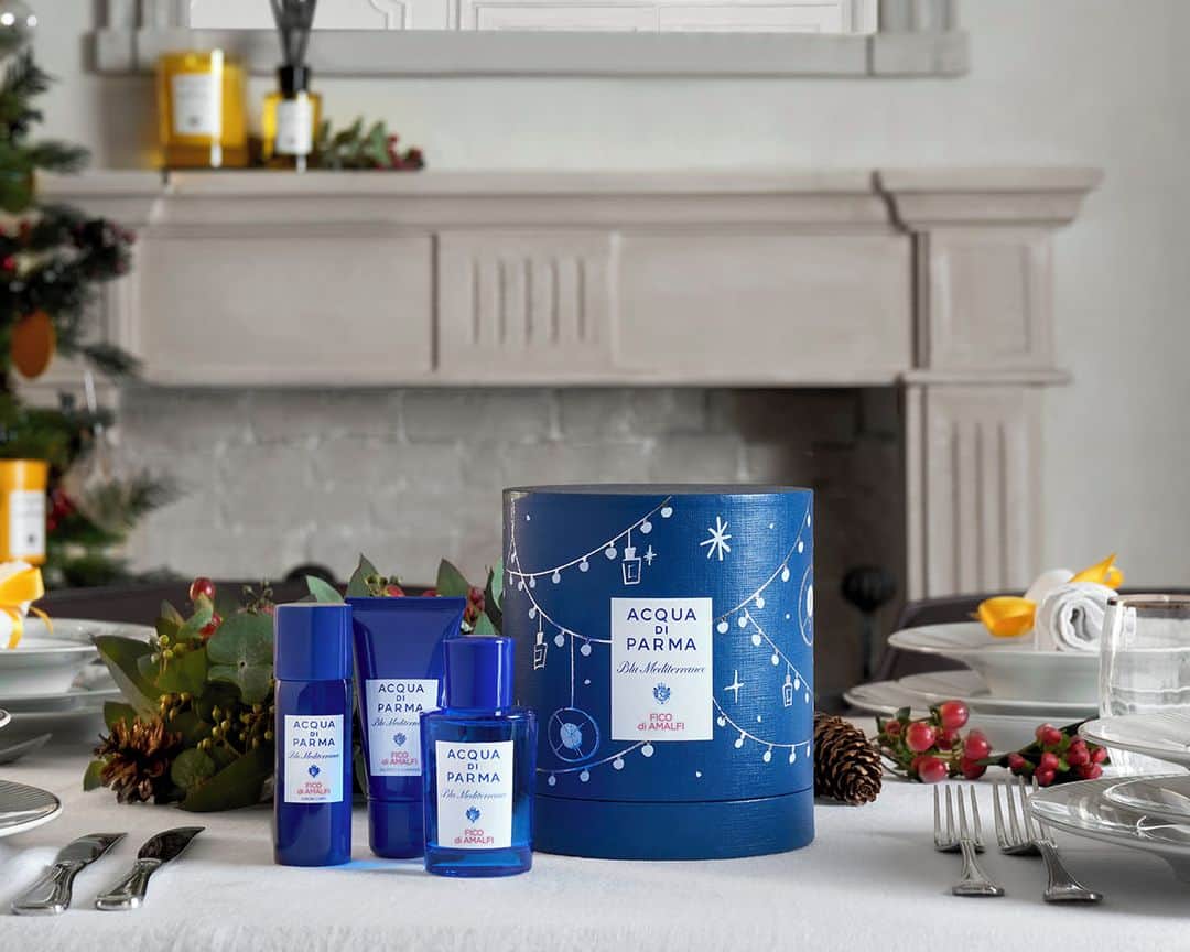 のインスタグラム：「A triumph of citrus accents for a fragrance that exudes vitality. Bergamot, lemon, grapefruit and cedarwood herald the notes of fig in an irresistible harmony, like the ever-surprising panoramic view of the Amalfi Coast.⁣ #acquadiparma⁣ .⁣ #holidaycollection #holiday #ficodiamalfi #blumediterraneo」
