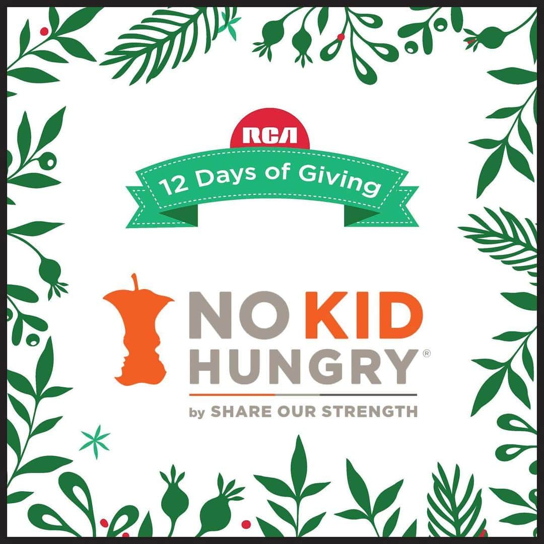 P!nk（ピンク）さんのインスタグラム写真 - (P!nk（ピンク）Instagram)「Join me and @rcarecords today in supporting @nokidhungry, an organization working to solve child hunger in the US by providing access to food programs, research, and support in local communities. Visit their profile for information on the charity and ways to give. #rca12daysofgiving」12月12日 3時02分 - pink