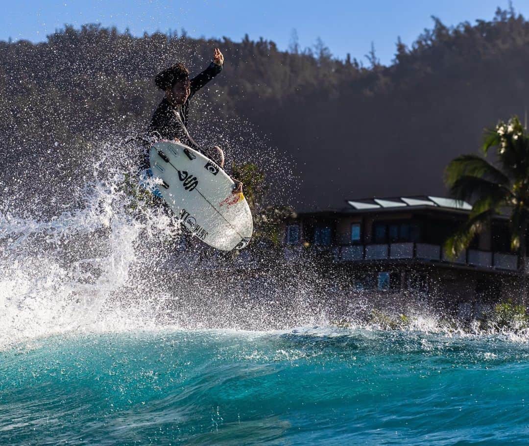 ジョーディ・スミスのインスタグラム：「Look backs from both myself and 📷 @tallteef  @oneillusa」