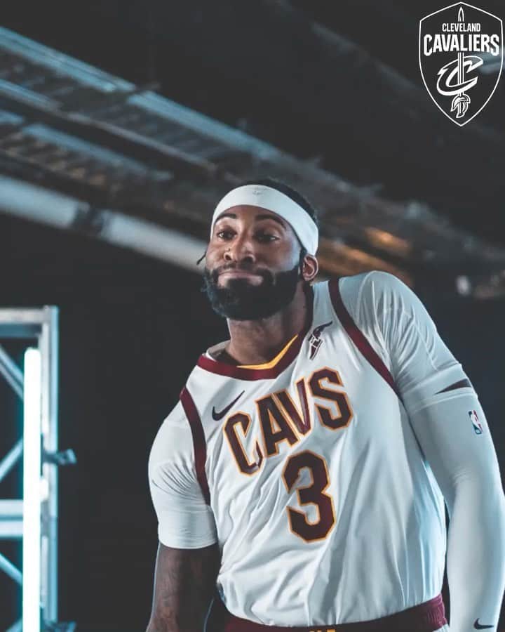 アンドレ・ドラモンドのインスタグラム：「YEAR 9 🥵🥶🤞🏾」