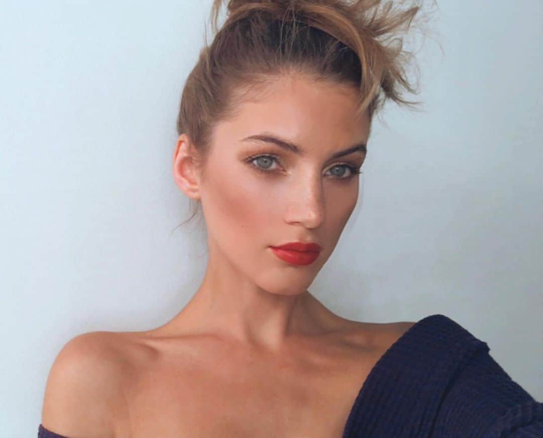 ヴァレリー・カウフマンのインスタグラム：「💋」