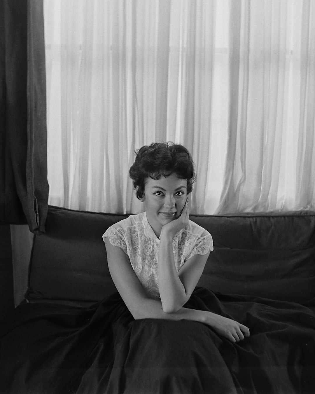 lifeのインスタグラム：「Happy 89th birthday to the glorious Rita Moreno! Here she is in a LIFE Magazine cover shoot for our March 1, 1954 issue. "Rita Moreno is a 22-year-old starlet," LIFE's editors wrote, "who can sing, dance, and act...But her most engaging talent is her eye for gentle satire..." (📷Loomis Dean/LIFE Picture Collection)  For more on one of our favorite stars, tap the link in bio.  #ritamoreno @theritamoreno」