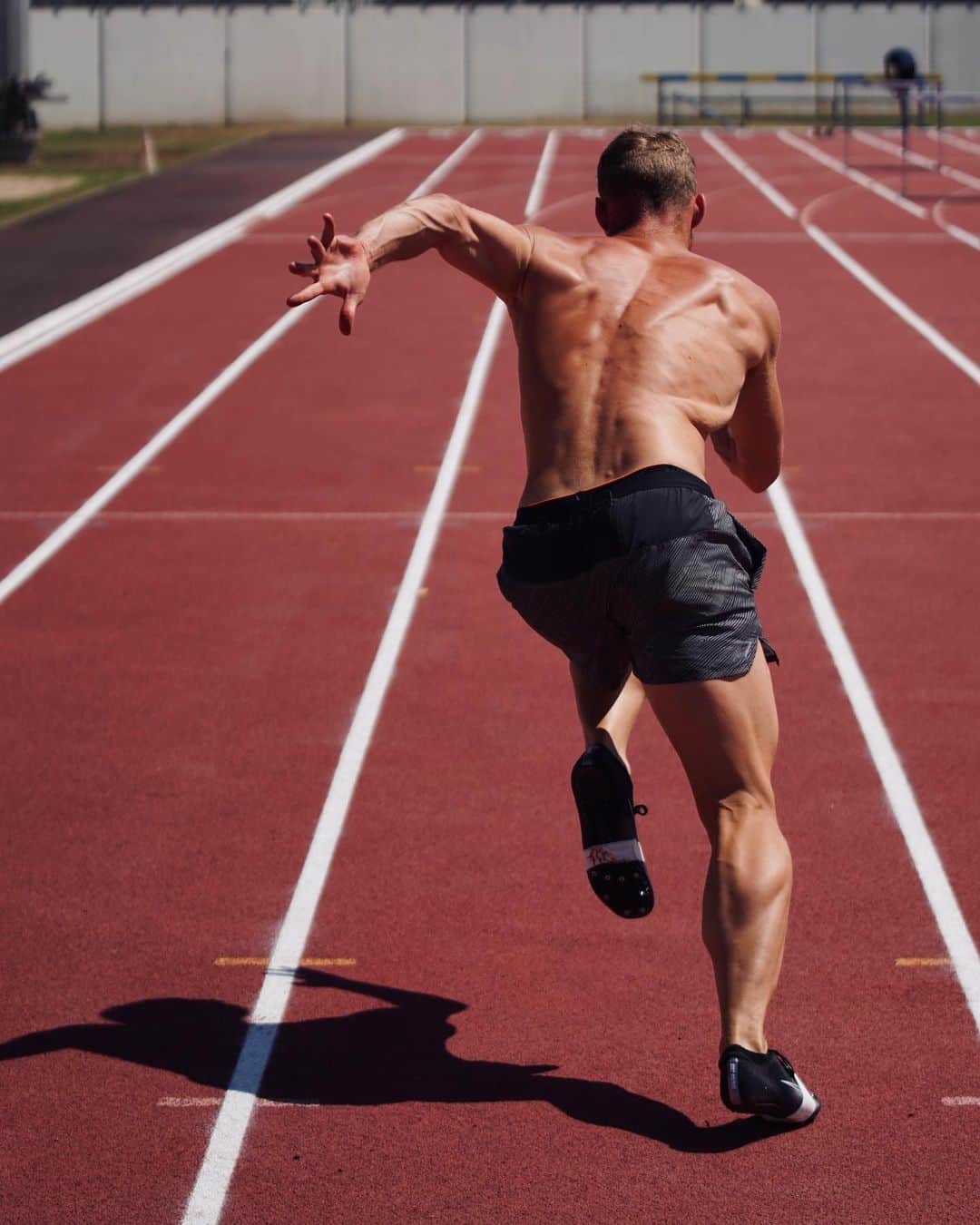 ケビン・マイヤーのインスタグラム：「Can’t wait to compete 😤 . 🇷🇪 Decembre 18 & 19」