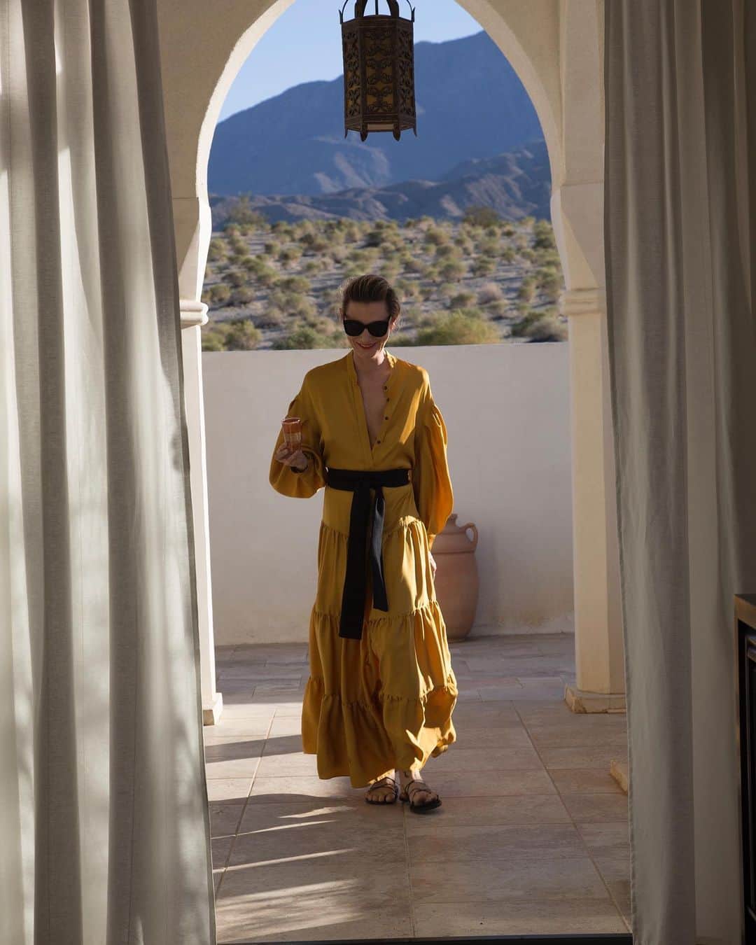 ハイディメリックのインスタグラム：「The Gold Alison dress. It’s like, wheeee- pretty to wear. HEIDIMERRICK.com」