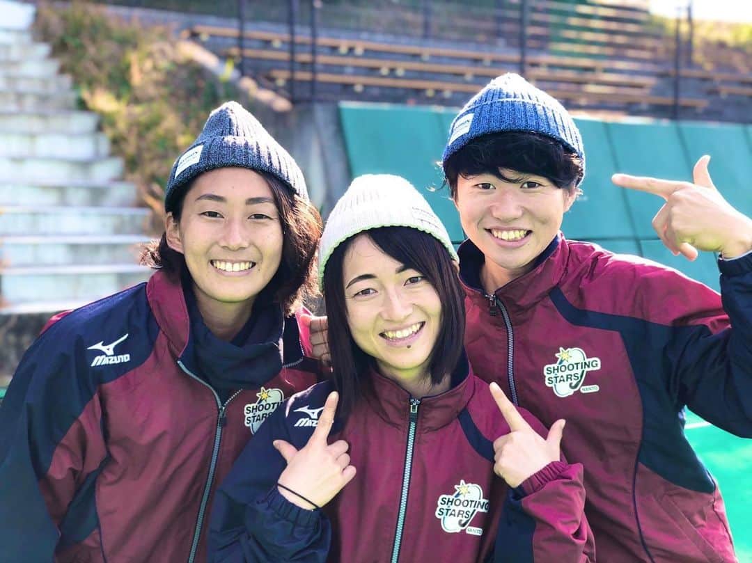 野村香奈のインスタグラム：「寒い冬に⛄️❄️﻿ みんなでお揃いでどうぞ👩‍👩‍👧‍👧💕﻿ ﻿ @gryphonhockey_japan ﻿ @fhe_shibuya ﻿ ﻿ #gryphon #gryphonlife #hockey」
