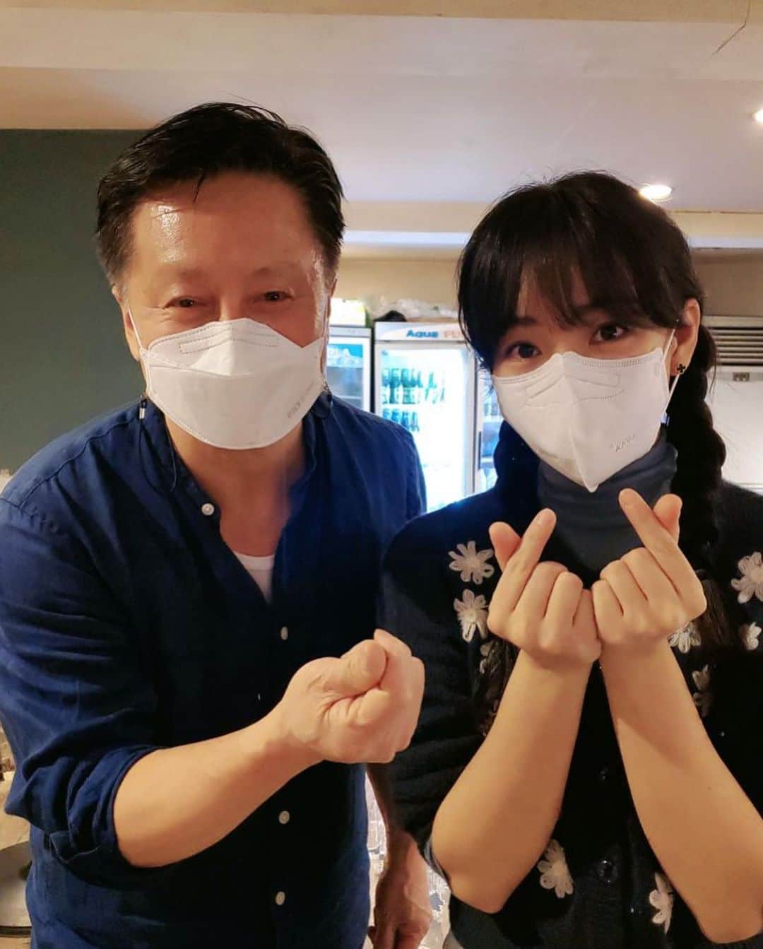 イ・ユリのインスタグラム：「#이유리#편스토랑#황성주선생님#감사합니다# 치즈달인##판매되고있는메뉴예요 😊😊🧀🧀」
