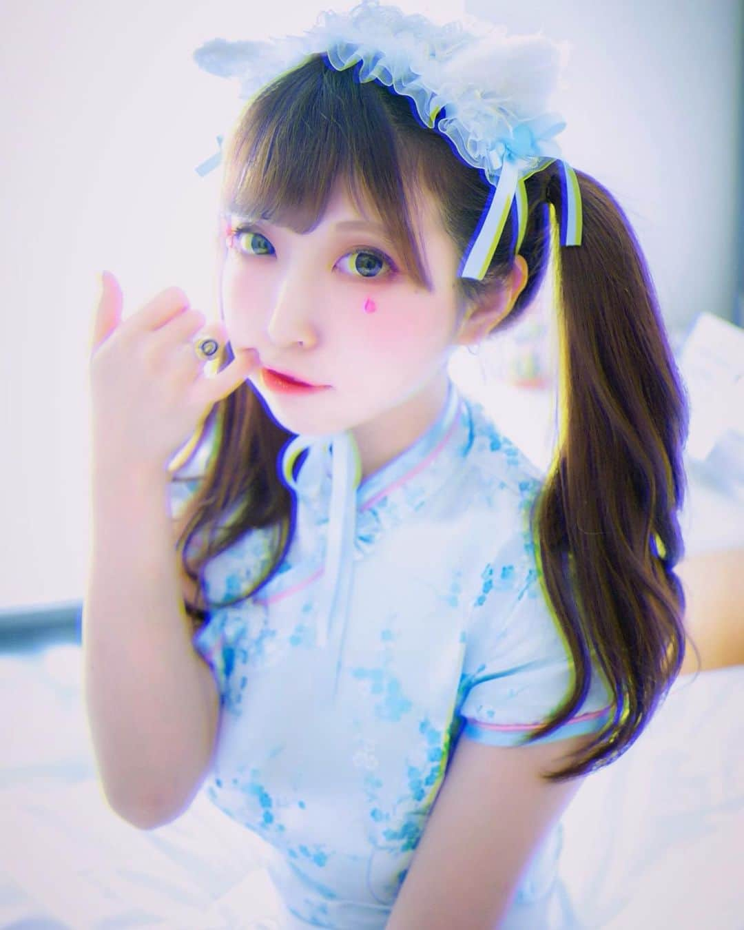 モ。ちゃんのインスタグラム：「駆け引きなんかはいらない  . #撮影 #作品撮り #被写体 #model #ミスid  #ミスid2020 #グラビア #グラドル  #チャイナドレス #チャイナ #ツインテール #cosplay #sexy #猫耳 #フェチモデル #網タイツ #underground #lingerie #アニメ #あざとい #instaphoto #sexy  #女子力 #cosplaygirl #코스프레 #kawaiigirl  #japanesegirl #l4l  #tagforlikes  #followforfollowback #イイネ返し‬」