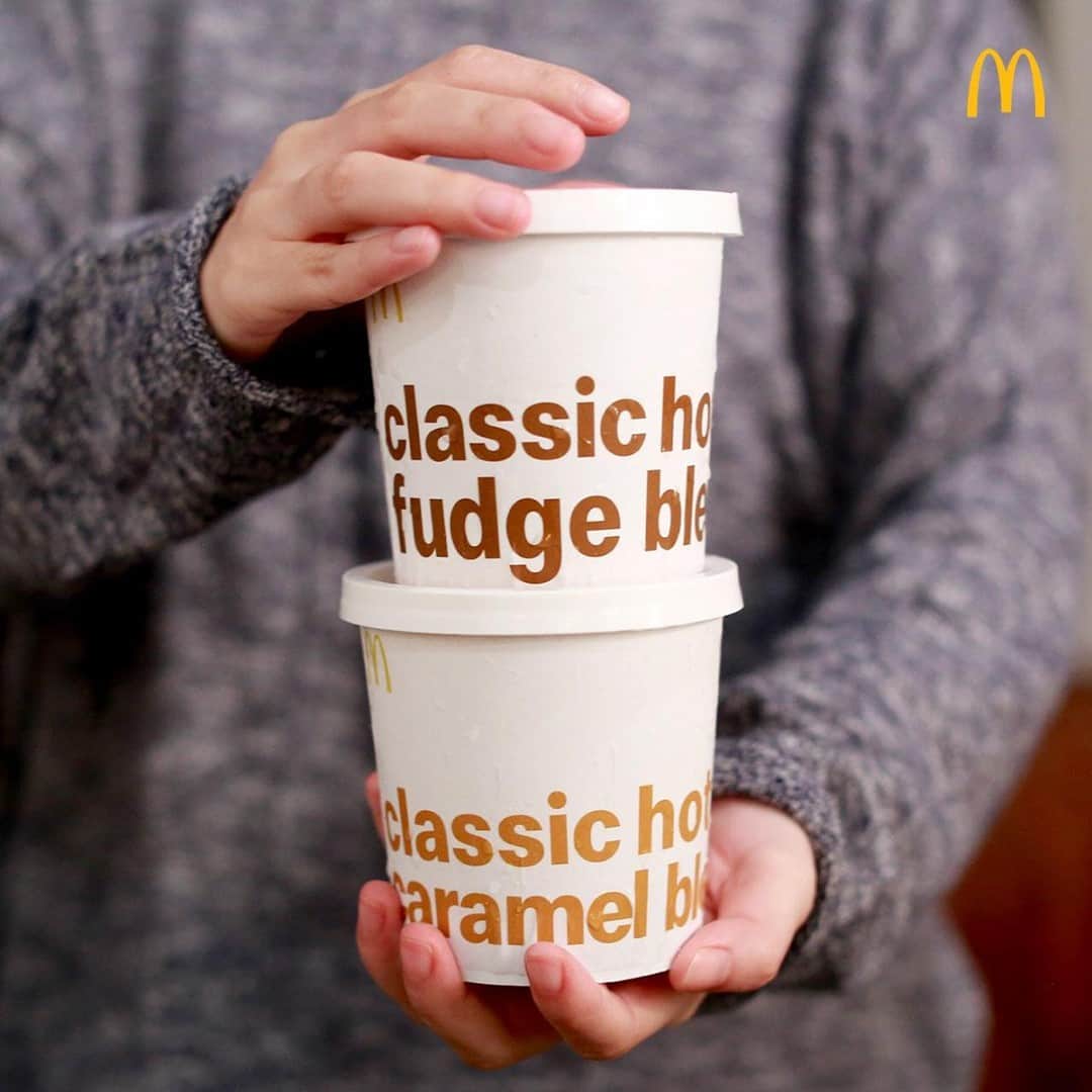 McDonald's Philippinesのインスタグラム：「Scoops of silky caramel awesomeness or chocolatey goodness? Why not try both of our McDonald’s Blends? They’re our pint-sized sundaes perfect for sharing with the family! Available in Classic Hot Fudge and Classic Hot Caramel. Order now via McDonald's Dine-In, Take Out, or Drive-Thru. Hurry, 'cause it's only available in select stores with LIMITED STOCKS.」