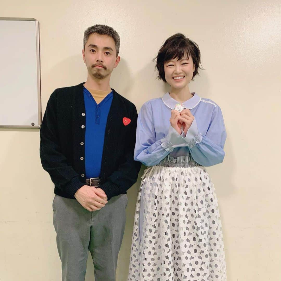 弓木英梨乃のインスタグラム：「鎮座DOPENESSさんにキラキラ鎮座DOPENESSシールもらいました🌈✨ 大切にします。」