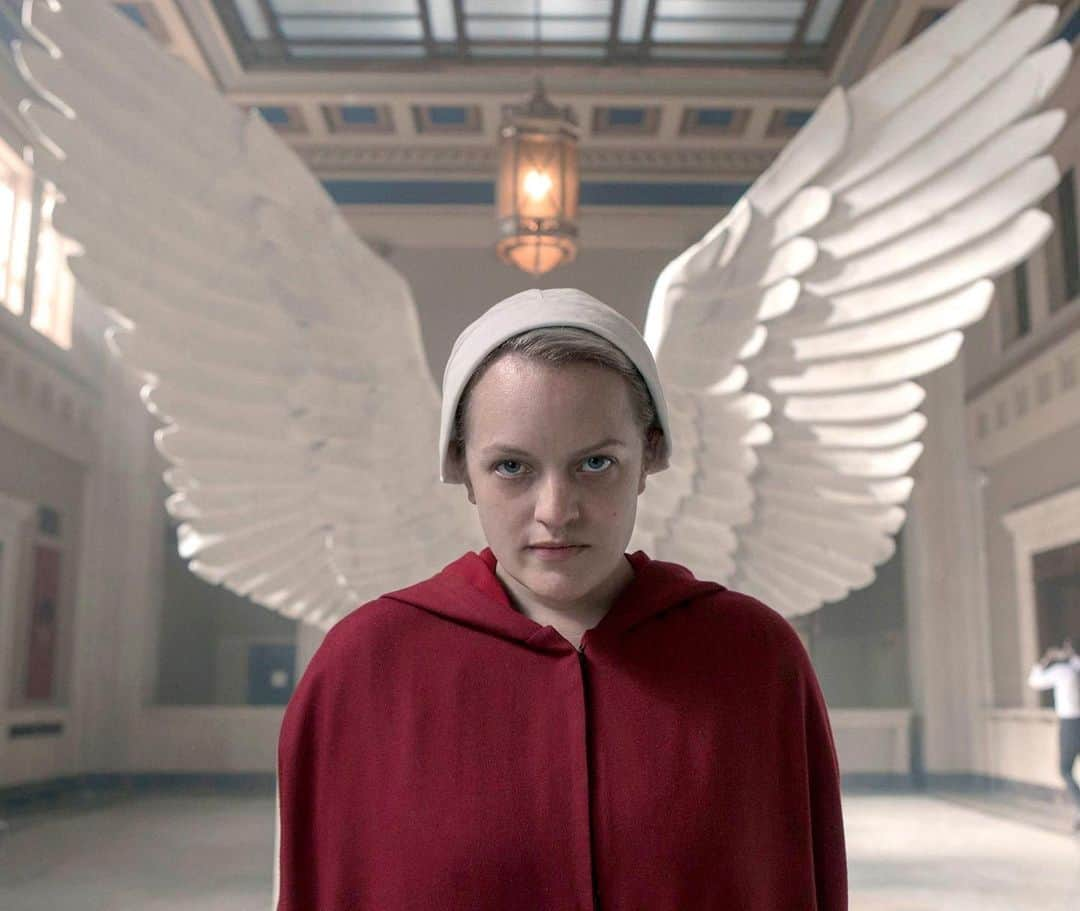 E! Onlineさんのインスタグラム写真 - (E! OnlineInstagram)「Praise be, #HandmaidsTale is officially returning for season 5. 🙌 Link in bio for a special message from the cast, as well as a full list of renewed shows. (📷: Shutterstock)」12月12日 6時20分 - enews